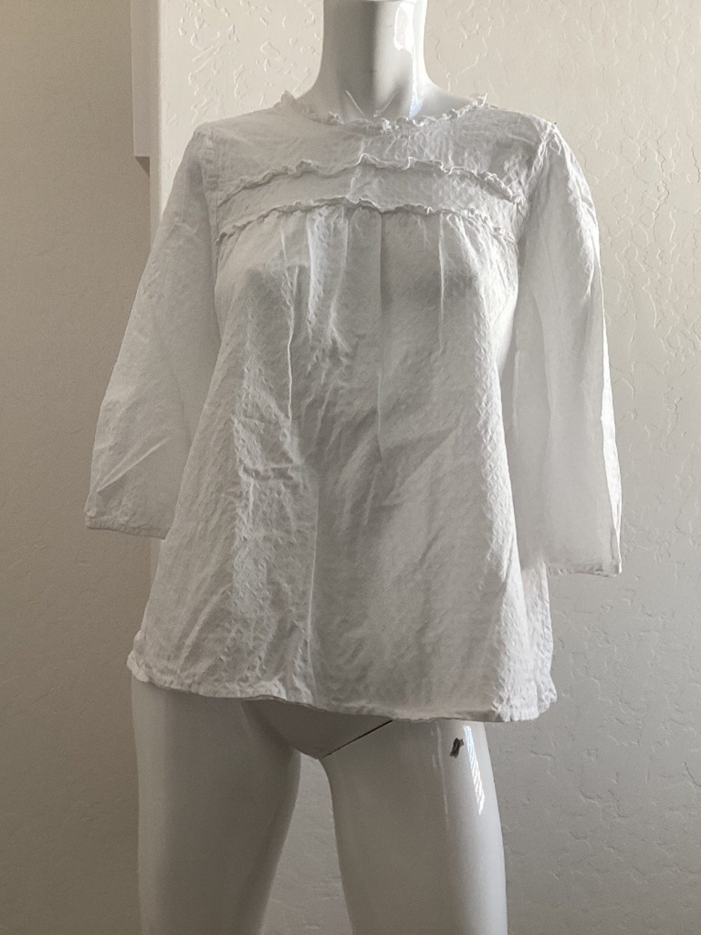 Michelle McDowell, size L, white, 3/4 sleeves, loose-fitting, ruffles